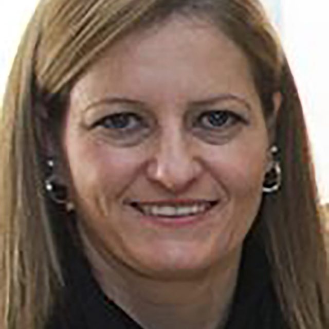 Dr Nicolette Houreld