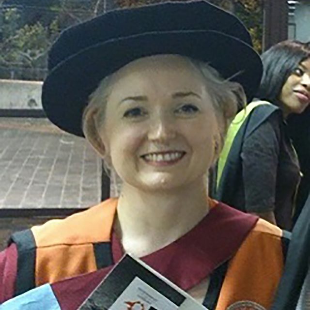 Dr Lara Hierro