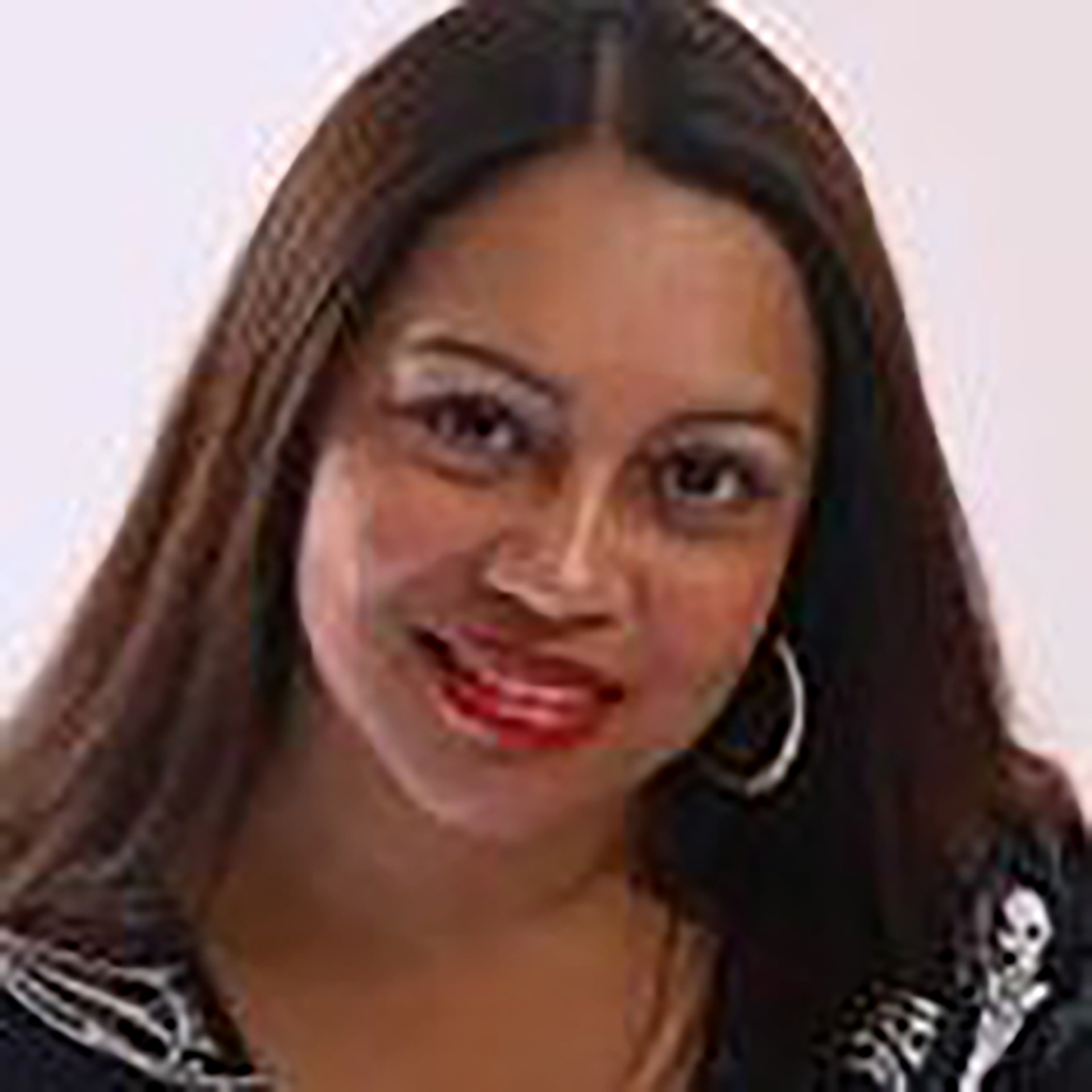 Dr Anoosha Makka