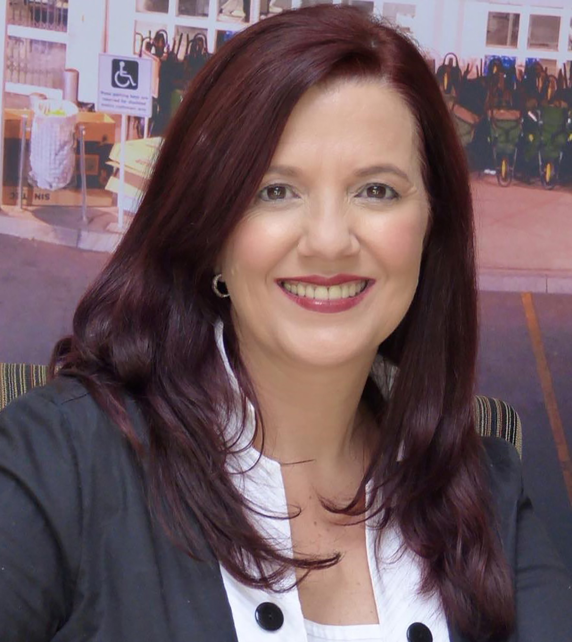 Dr Melanie Van Rooy