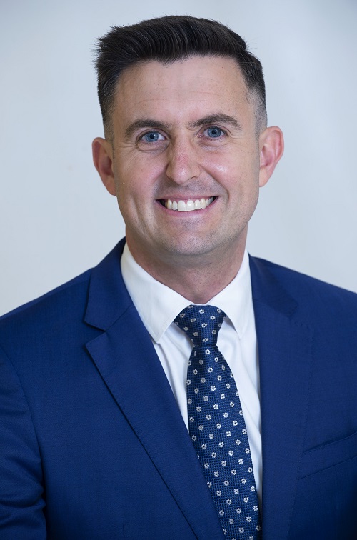 Dr. Ernst Marais