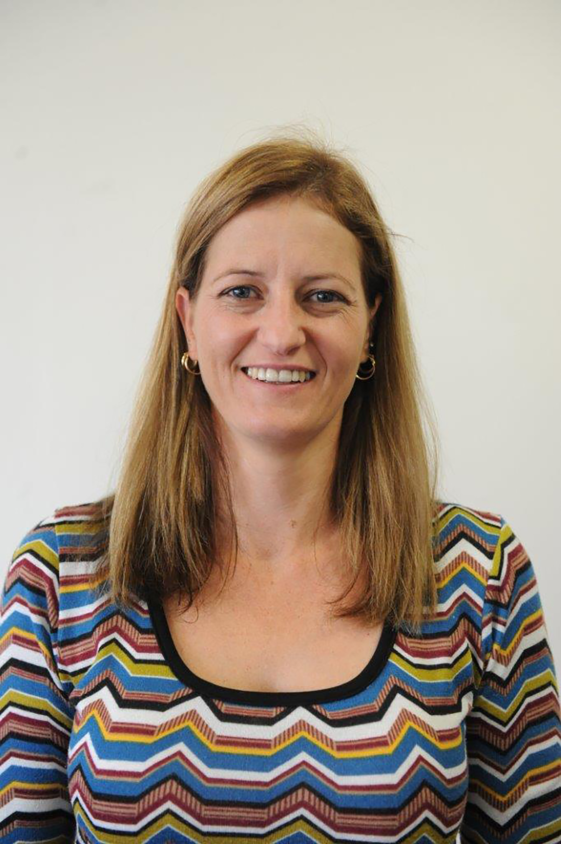 Dr Nicolette Houreld