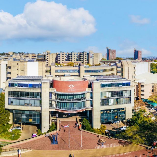 Uj Campus